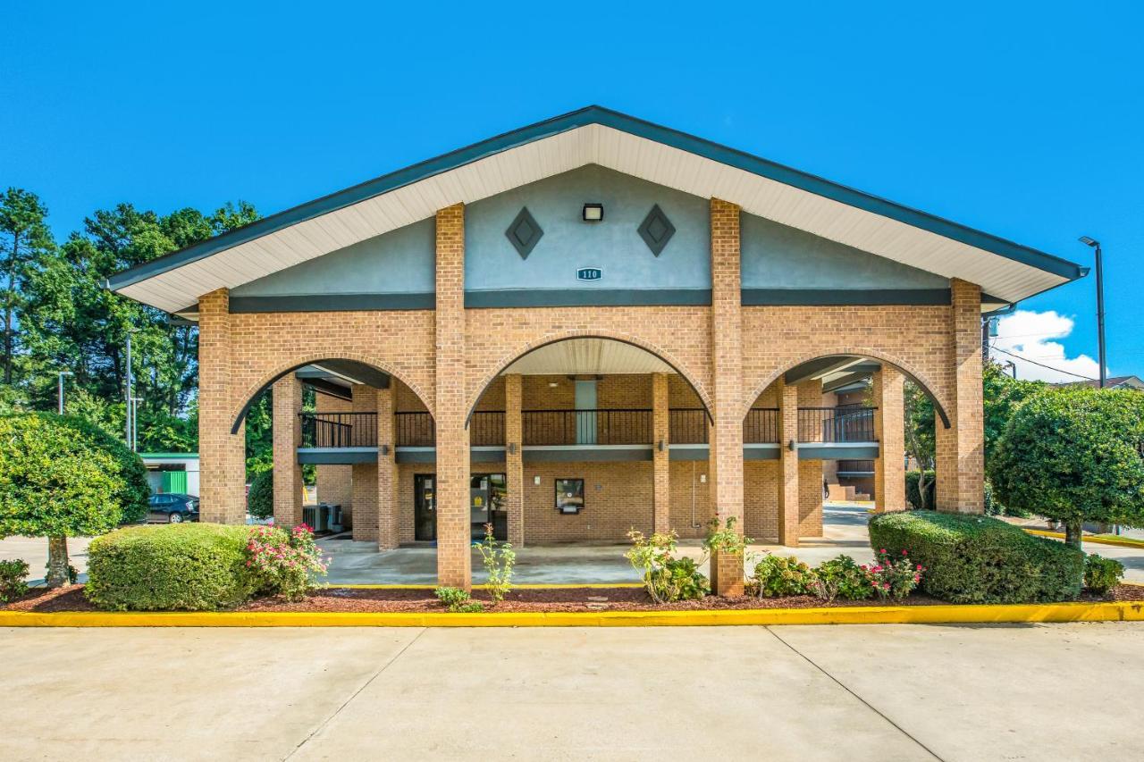 Americas Best Value Inn Stockbridge Exterior foto